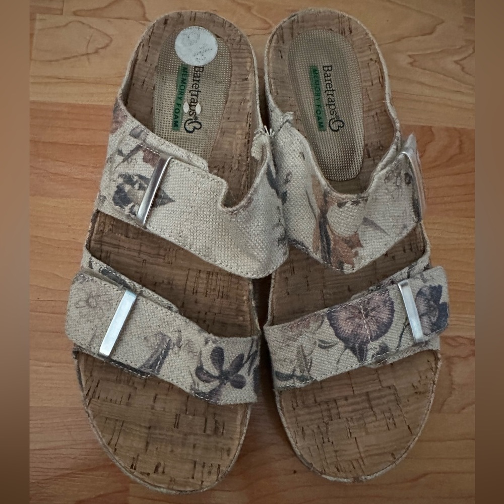 🍉Baretraps sandals 9 1/2 GUC, Velcro tan with floral pattern